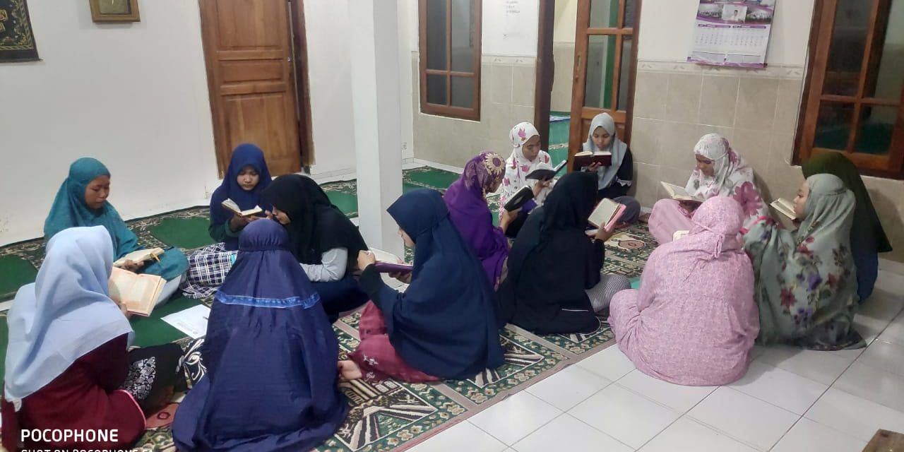 Mengawali Tahun 2020, Santri Life Skill Daarun Najaah Gelar Ngaji Al-Quran Serentak