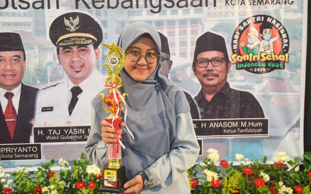 Farah Ayu Putri Ketua Pcnu Pati Ini Raih Juara 3 Lomba Pidato Santri Tingkat Nasional Lifeskill Daarun Najaah